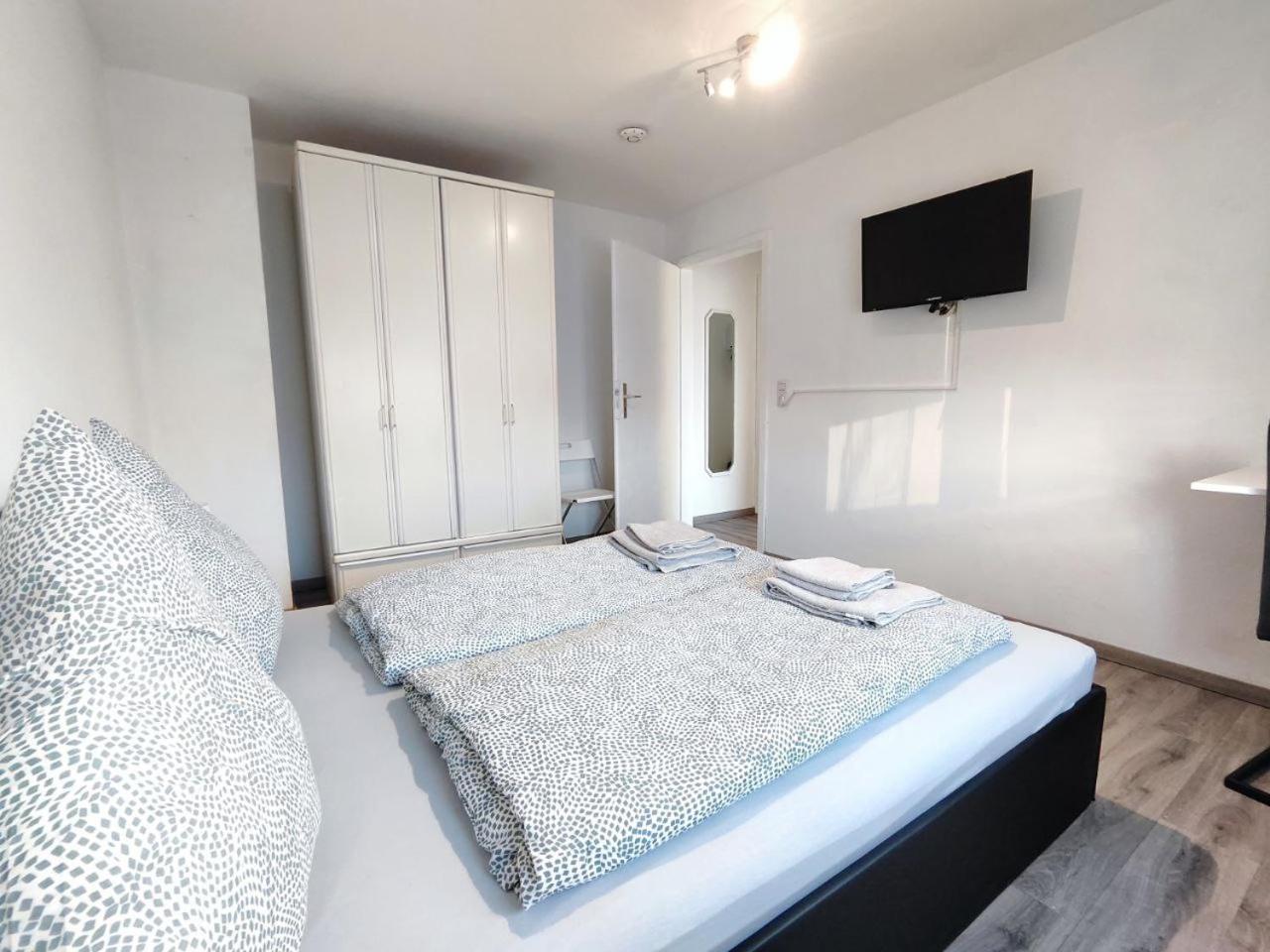 New High Speed Wifi - Elegantes 2 Schlafzimmer Apart Mit 3 Betten Pforzheim Exterior photo